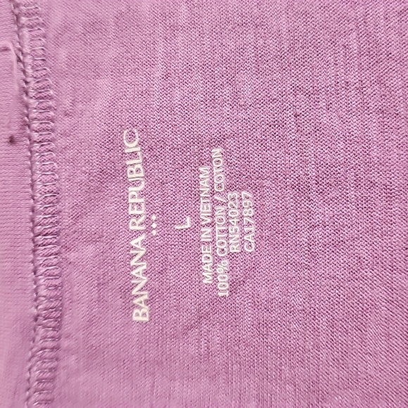 Banana Republic Graphic Tee V Neck Short Sleeve T- Shirt Mauve Purple Size L - Picture 6 of 7